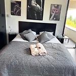 Bed & Breakfast Hirondelles 35 *