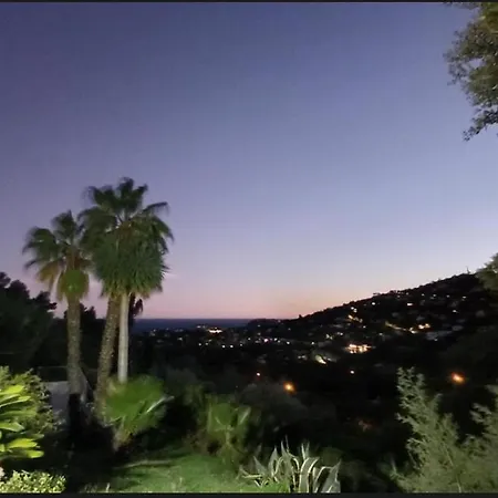 Hirondelles 35 * קבלייר-סור-מר