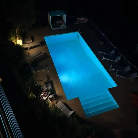Bed & Breakfast Hirondelles 35 *