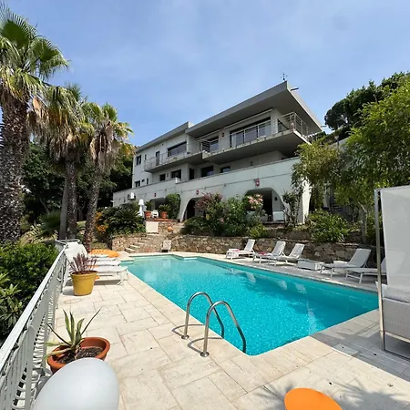 Hirondelles 35 Bed & Breakfast
