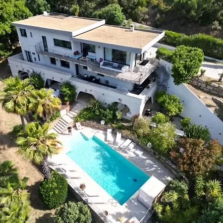 Hirondelles 35 Bed and Breakfast *