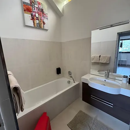 Hirondelles 35 Bed & Breakfast *