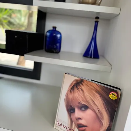 Bed and breakfast Hirondelles 35 *