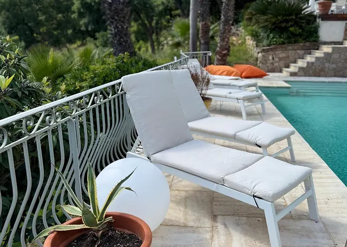 Hirondelles 35 Alojamento de Acomodação e Pequeno-almoço Cavalaire-sur-Mer