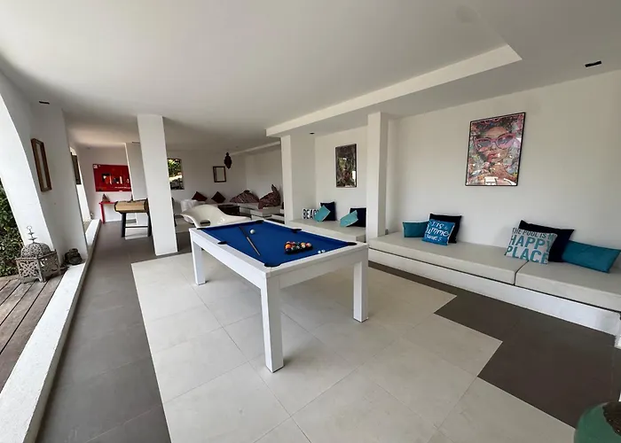 Alojamento de Acomodação e Pequeno-almoço Hirondelles 35 *