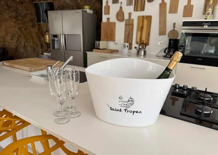 Hirondelles 35 * Cavalaire-sur-Mer